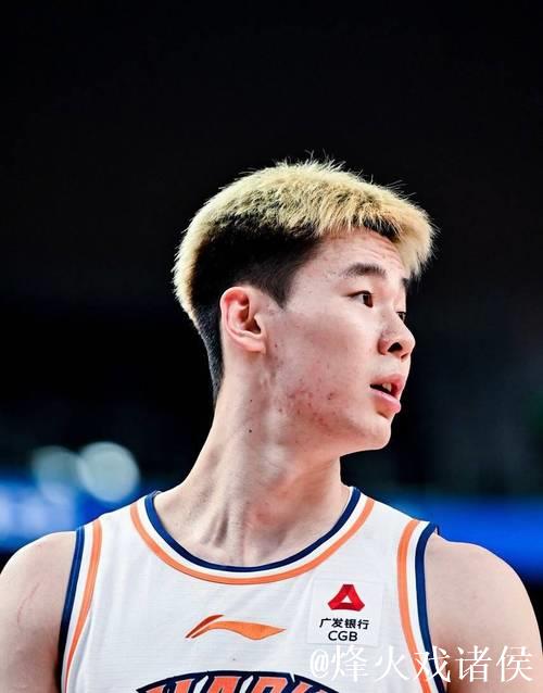 郭昊文砍下42分引领精彩表现,绝杀失利成憾 郭昊文砍下42分引领精彩表现,绝杀失利成憾